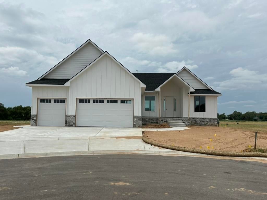 4419 N Grey Meadows Ct, Maize, KS 67101