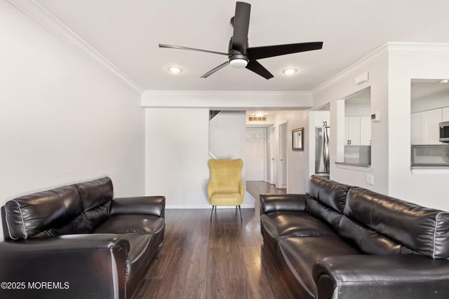 7 Tracey Court, Howell, NJ 07731