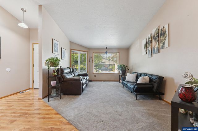 4522 McKenzie Ct NE, Salem, OR 97305