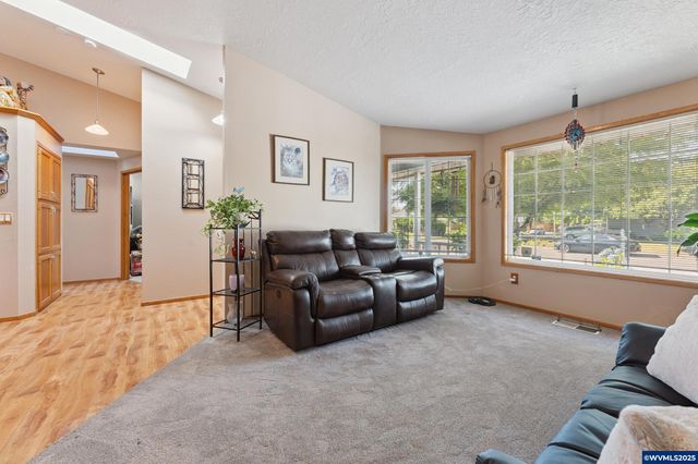 4522 McKenzie Ct NE, Salem, OR 97305
