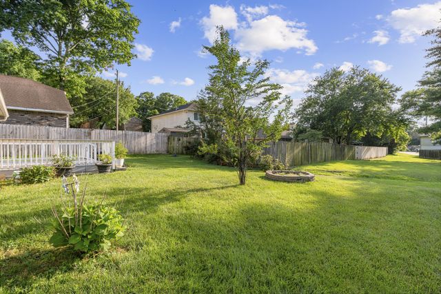 1020 Bret Ridge Dr, Hermitage, TN 37076