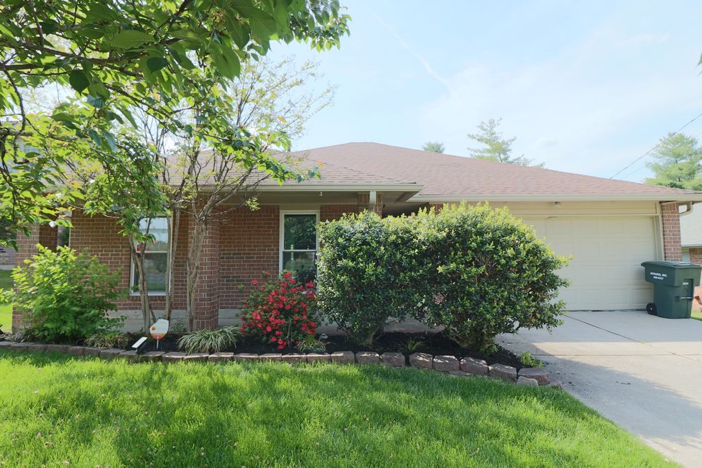 1020 Bret Ridge Dr, Hermitage, TN 37076