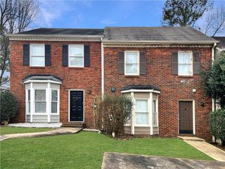1043 Oaks Parkway SE, Smyrna, GA 30082