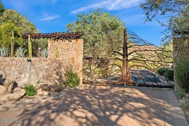 11063 E JASMINE Drive, Scottsdale, AZ 85255