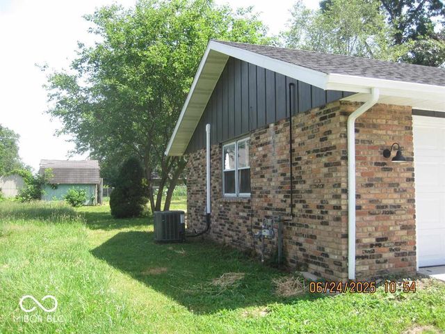 4308 E Maple Manor Parkway, Muncie, IN 47302