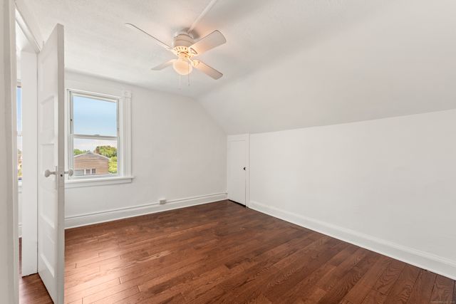 314 Suburban Avenue 3rd Floor, Fairfield, CT 06825