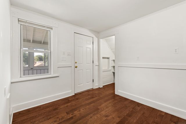 314 Suburban Avenue 3rd Floor, Fairfield, CT 06825