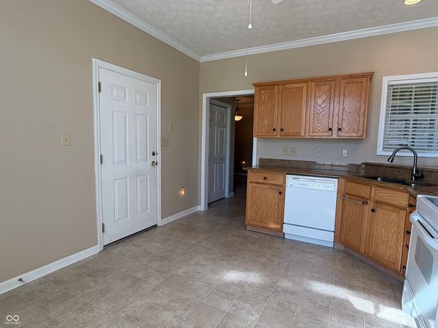 932 Kirkpatrick Place, Greenfield, IN 46140