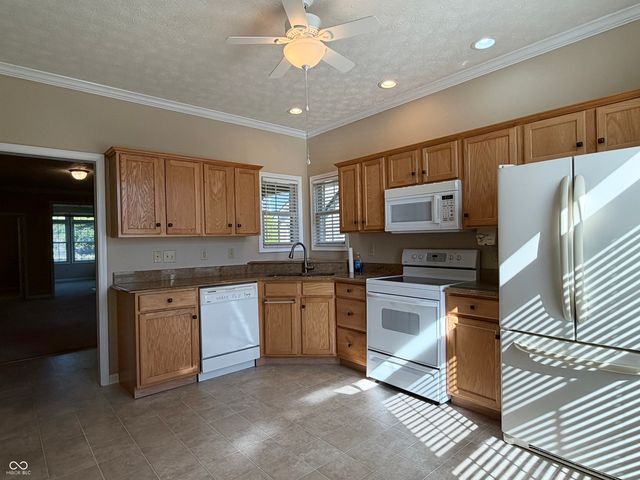 932 Kirkpatrick Place, Greenfield, IN 46140