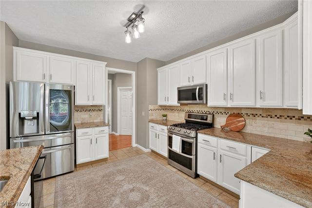 33999 Hickory Court, Avon, OH 44011