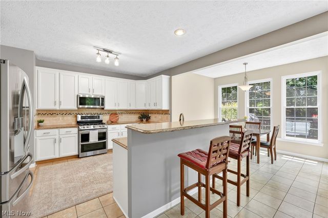 33999 Hickory Court, Avon, OH 44011