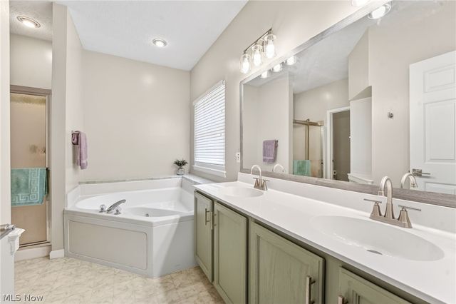 33999 Hickory Court, Avon, OH 44011