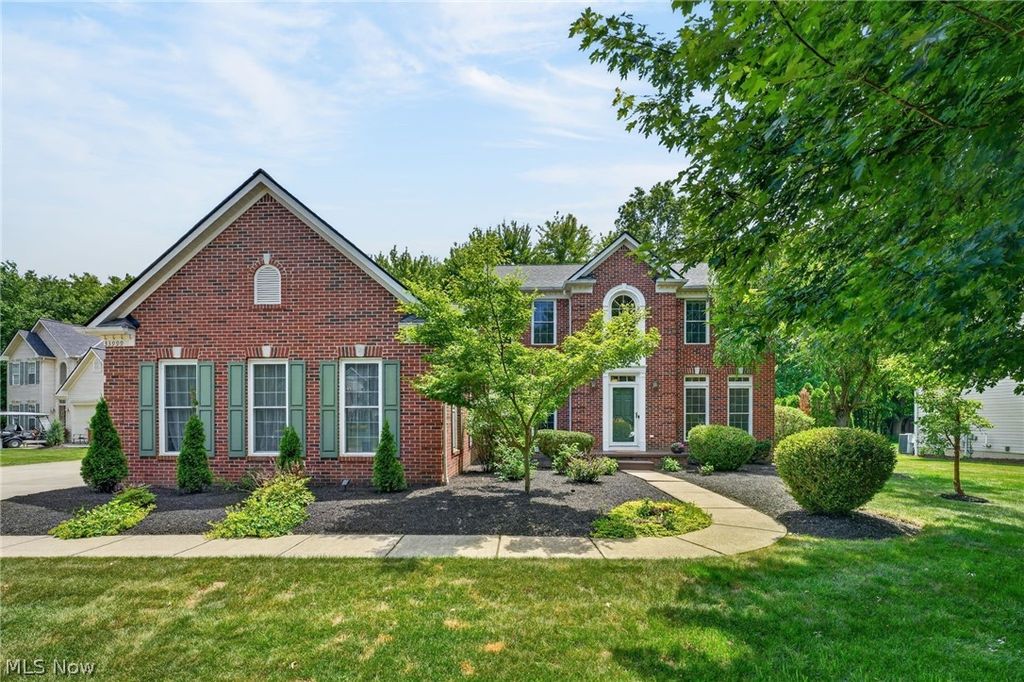 33999 Hickory Court, Avon, OH 44011