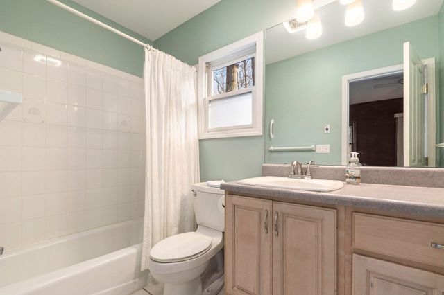 6629 W East Road, Three Oaks, MI 49128