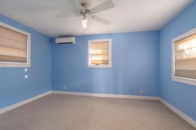 6629 W East Road, Three Oaks, MI 49128