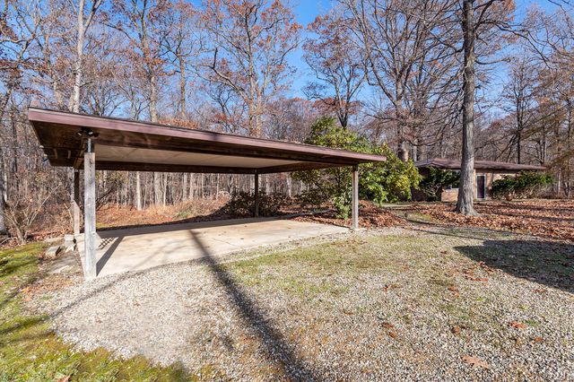 6629 W East Road, Three Oaks, MI 49128