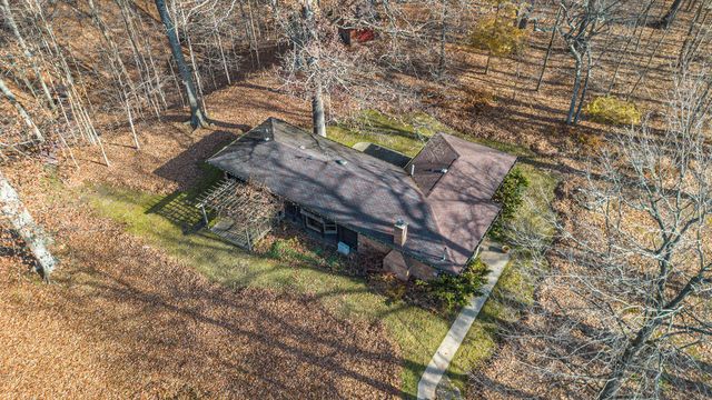 6629 W East Road, Three Oaks, MI 49128