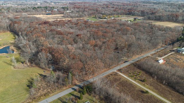 6629 W East Road, Three Oaks, MI 49128