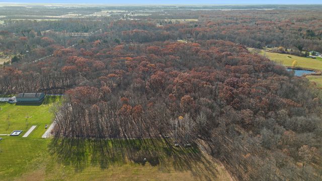 6629 W East Road, Three Oaks, MI 49128