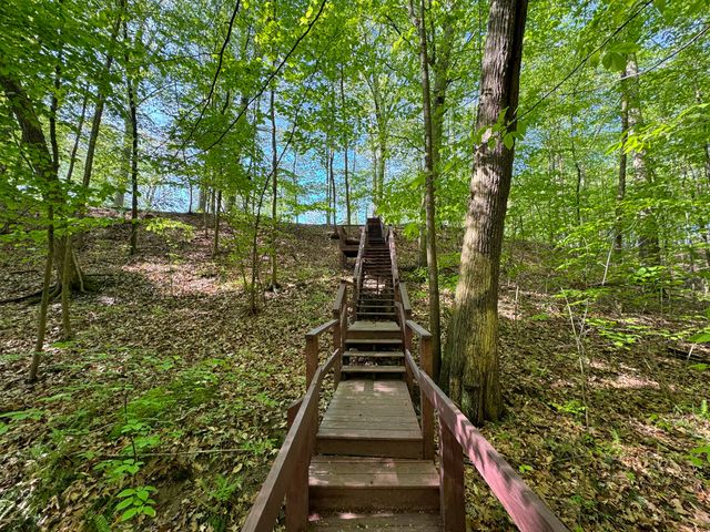 6629 W East Road, Three Oaks, MI 49128