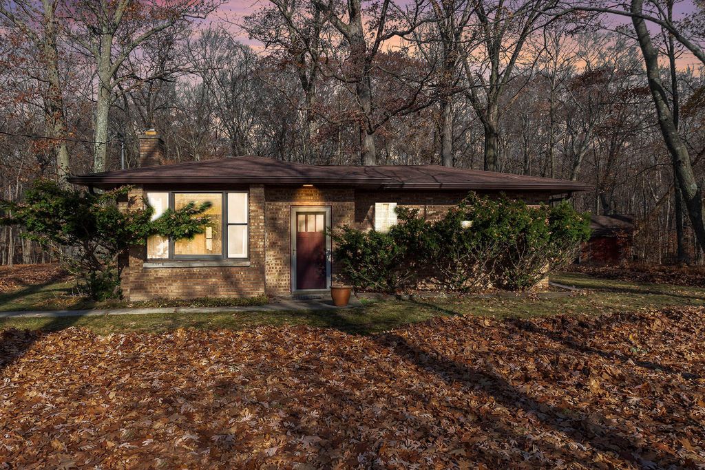 6629 W East Road, Three Oaks, MI 49128