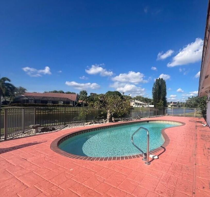 8725 Banyan Court, Tamarac, FL 33321