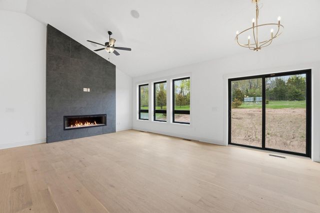 376 Moelter Lane, Hudson, WI 54016
