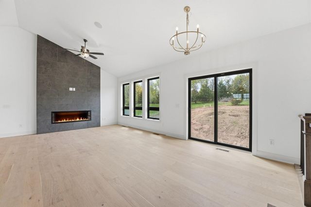 376 Moelter Lane, Hudson, WI 54016