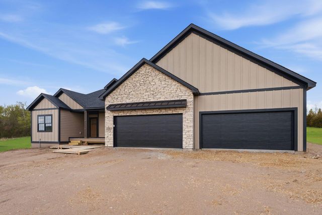 376 Moelter Lane, Hudson, WI 54016