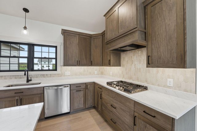 376 Moelter Lane, Hudson, WI 54016