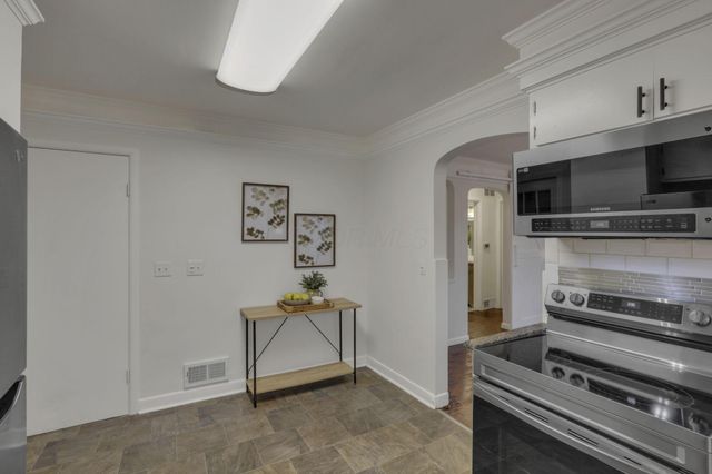 601 Morse Road, Columbus, OH 43214