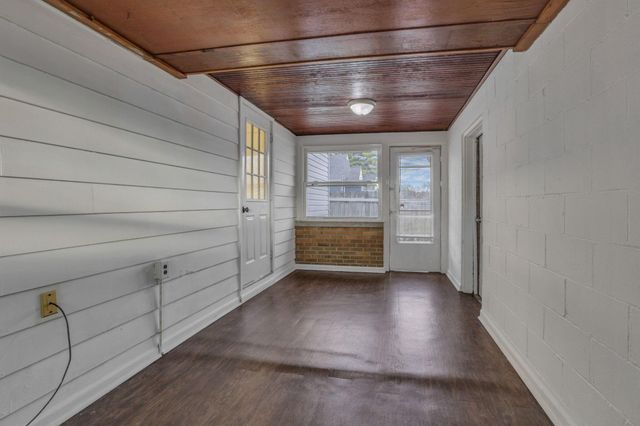 601 Morse Road, Columbus, OH 43214