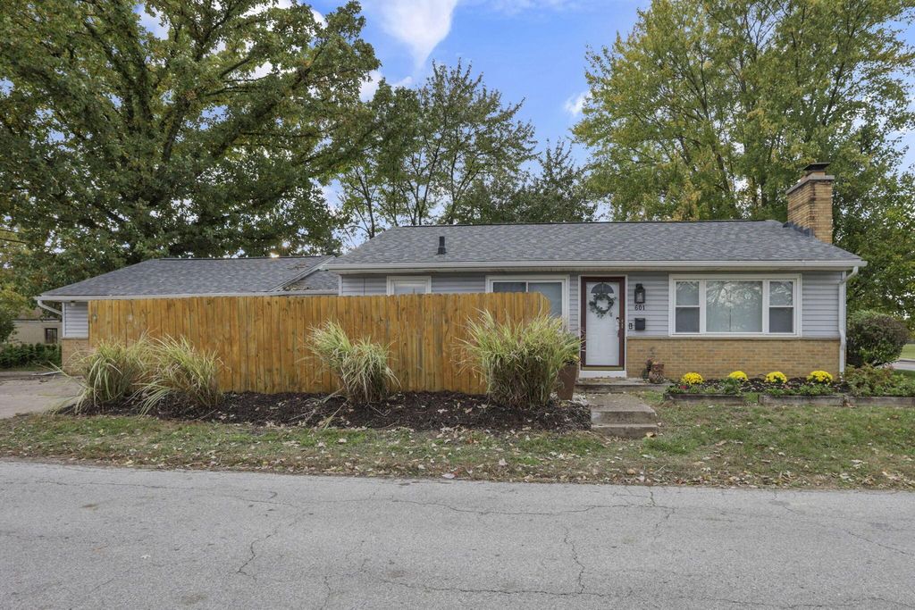 601 Morse Road, Columbus, OH 43214