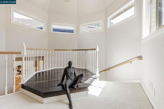 4 Julianna Ct, Moraga, CA 94556