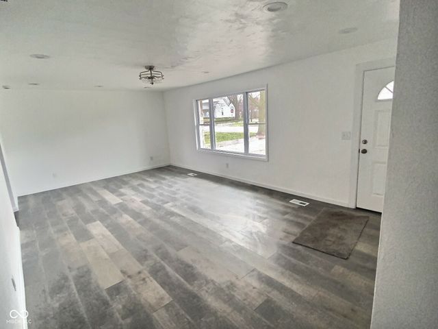 806 S Poplar Street, Seymour, IN 47274