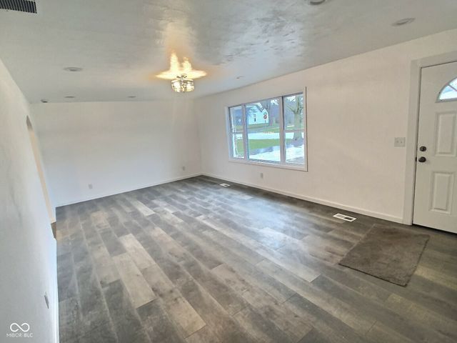 806 S Poplar Street, Seymour, IN 47274