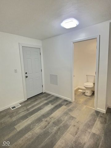 806 S Poplar Street, Seymour, IN 47274