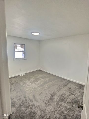 806 S Poplar Street, Seymour, IN 47274