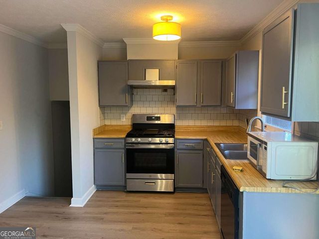 3262 Summer Wood Circle, Snellville, GA 30039