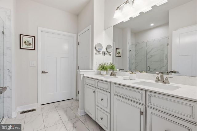 24 GRIFFIN WAY, Yardley, PA 19067