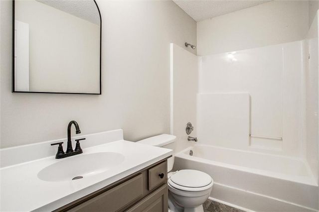 3625 NW ANCHOR Court, Blue Springs, MO 64015