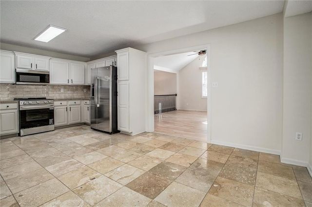 3625 NW ANCHOR Court, Blue Springs, MO 64015