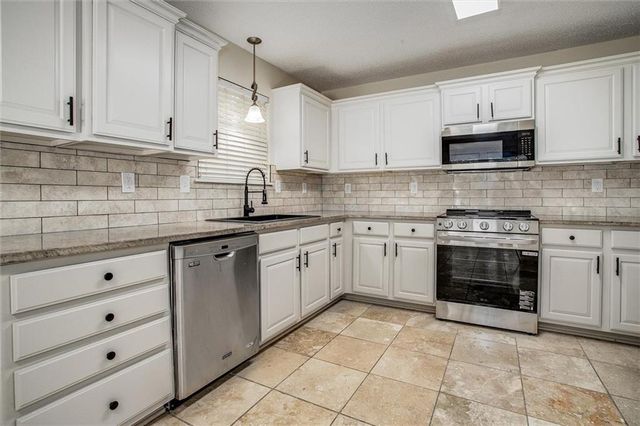 3625 NW ANCHOR Court, Blue Springs, MO 64015