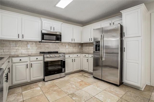 3625 NW ANCHOR Court, Blue Springs, MO 64015