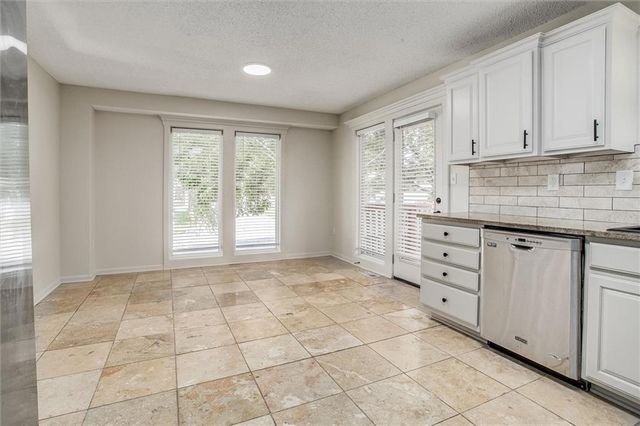 3625 NW ANCHOR Court, Blue Springs, MO 64015