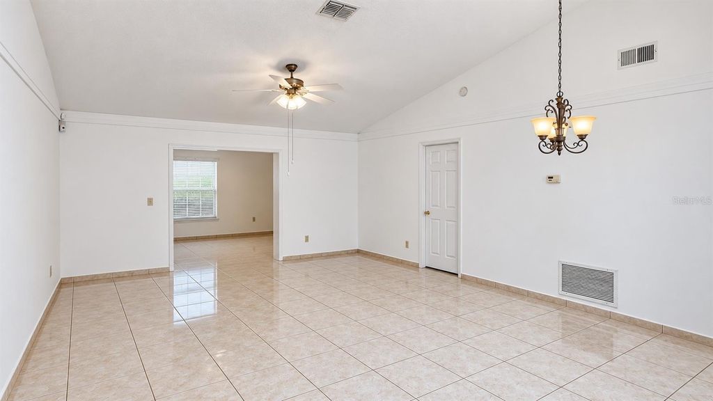 Image 11 of property listing at 2175 GREYSTONE TRAIL, Orlando, FL 32818