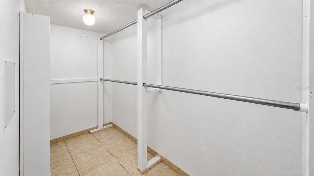 Image 24 of property listing at 2175 GREYSTONE TRAIL, Orlando, FL 32818