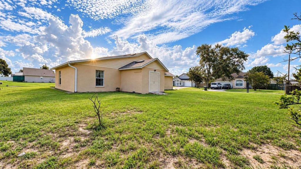 Image 42 of property listing at 2175 GREYSTONE TRAIL, Orlando, FL 32818