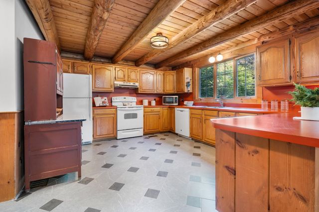 24 Cate Road, Deerfield, NH 03037