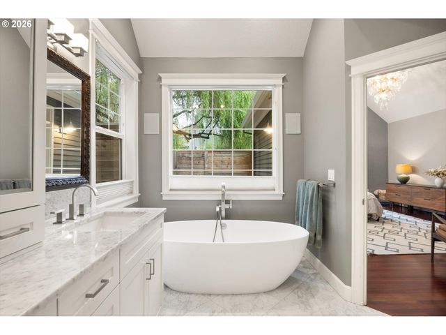 4112 Sw 58TH Ave, Portland, OR 97221